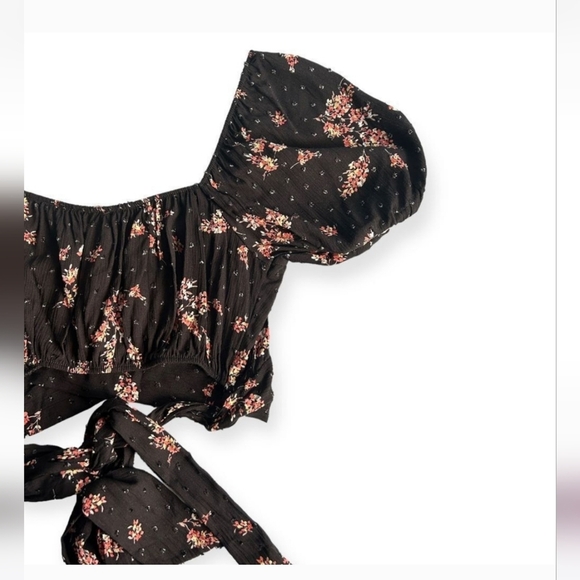 Altar’d State Black Floral Crop Top NWT - Picture 5 of 7